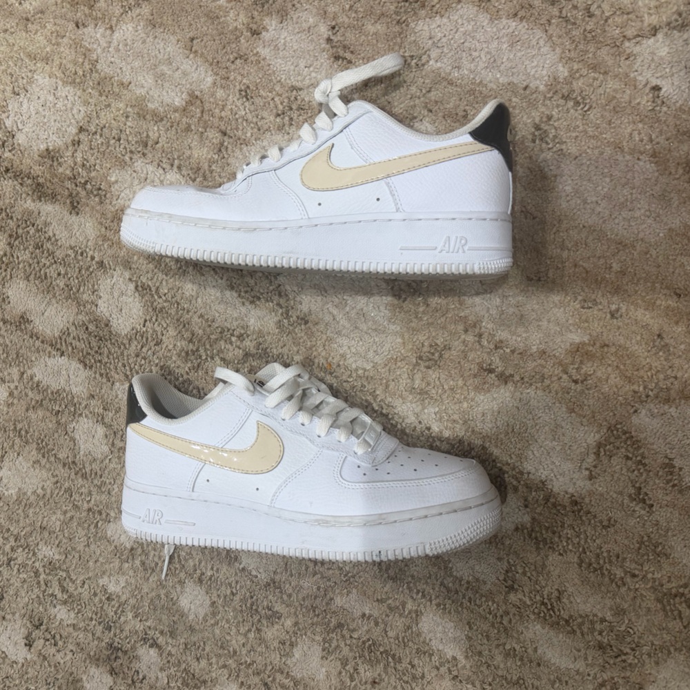 Nike Women's White and Cream Sneakers